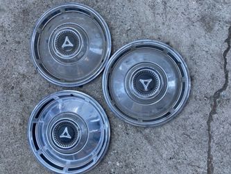 Dodge dart 67-68 vintage hub caps