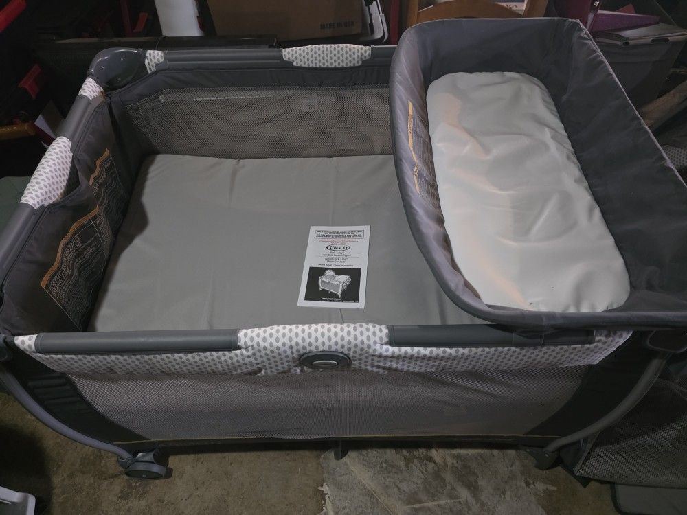 Graco Pack N Play Care Suite Bassinet Playard