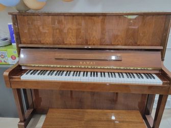 Kawai 49" Studio Upright Piano / Nicer Than YAMAHA U1