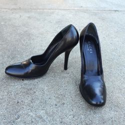 Gucci Black Leather Stiletto Pumps 8.5 (Fits 7.5) Classic High Heel