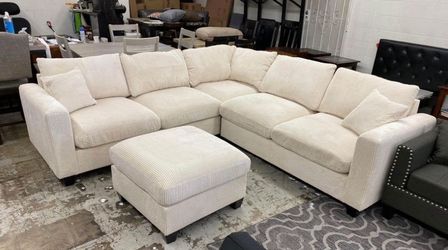 New 99x99 sectional couch / free delivery