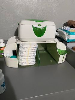Wipe warmer and storage