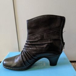 Cobb Hill Women's Leather Boots Black 8.5 Narrow