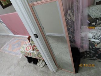 Wall mirror