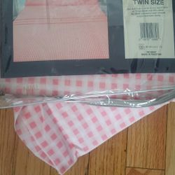 New in the box twin beds sheet set
