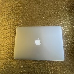 MacBook Air 13” (2017)