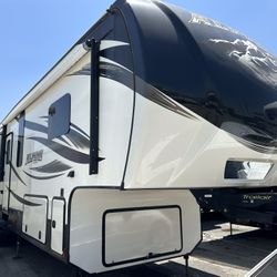 2016 Alpine By Keystone Fifth Whee/ Rv/ Travel Trailer 