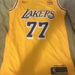 New Stitched Los Angeles Lakers Luka Doncic #77 Yellow men’s Jersey