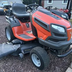 Husqvarna LGT2654 Hydrostatic Lawn / Garden Tractor