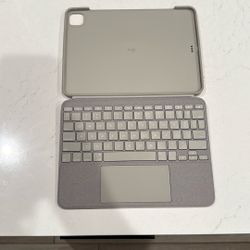 Logitech Combo Touch For iPad Pro 