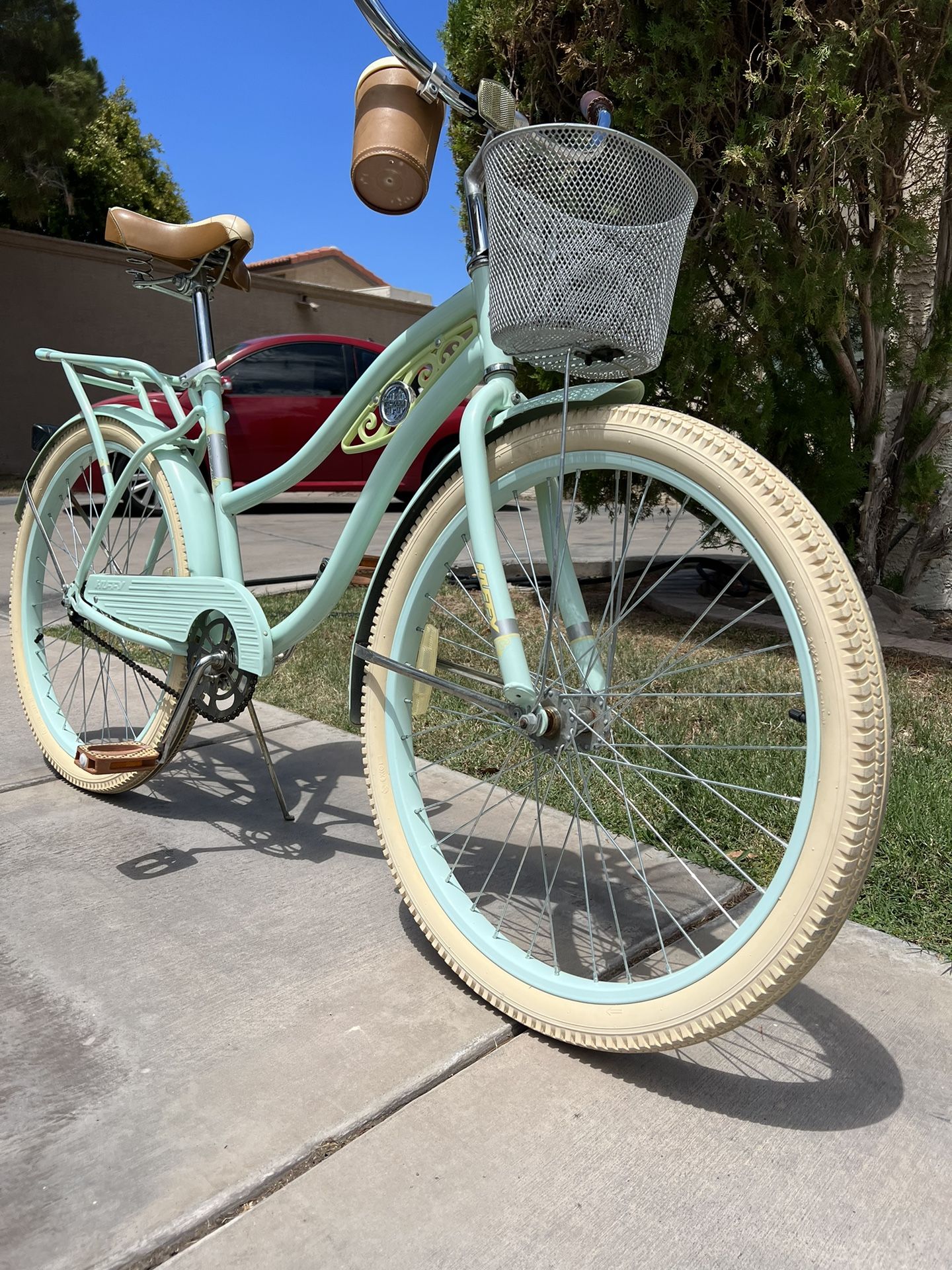 Huffy, DELUXE Classic Cruiser Bike with Perfect Fit Frame, Women's, Light Blue, 26 Inch