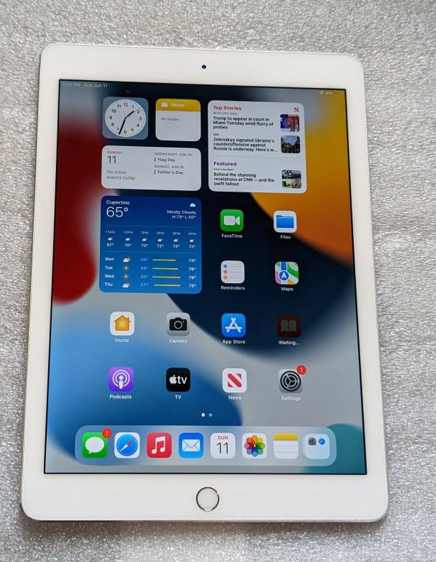 Very Nice APPLE iPad AIR 2 32GB WIFI 9.7 inch Low Price - QUEENS PICK UP -