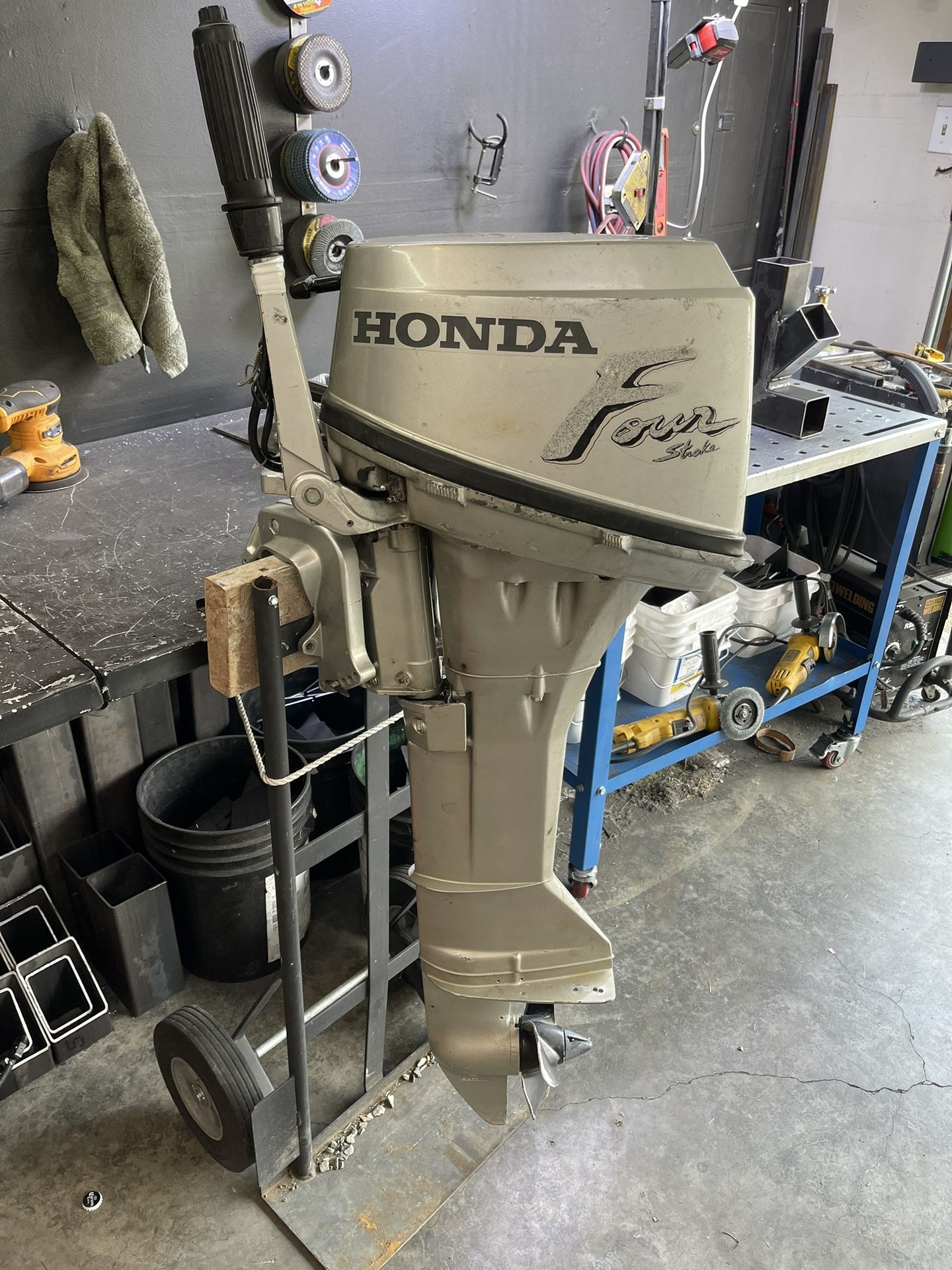 Honda 8 Hp Kicker Motor for Sale in WA OfferUp