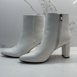 ✨Classic White Pointed-Toe Ankle Boots with Block Heel – Size 9