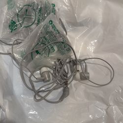 earphones