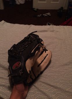 Gold glove