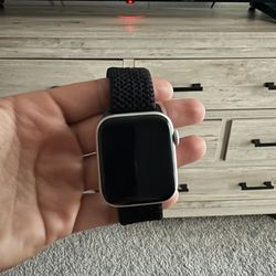 Apple Watch Series 4 ; 44mm 