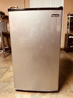 Mini fridge