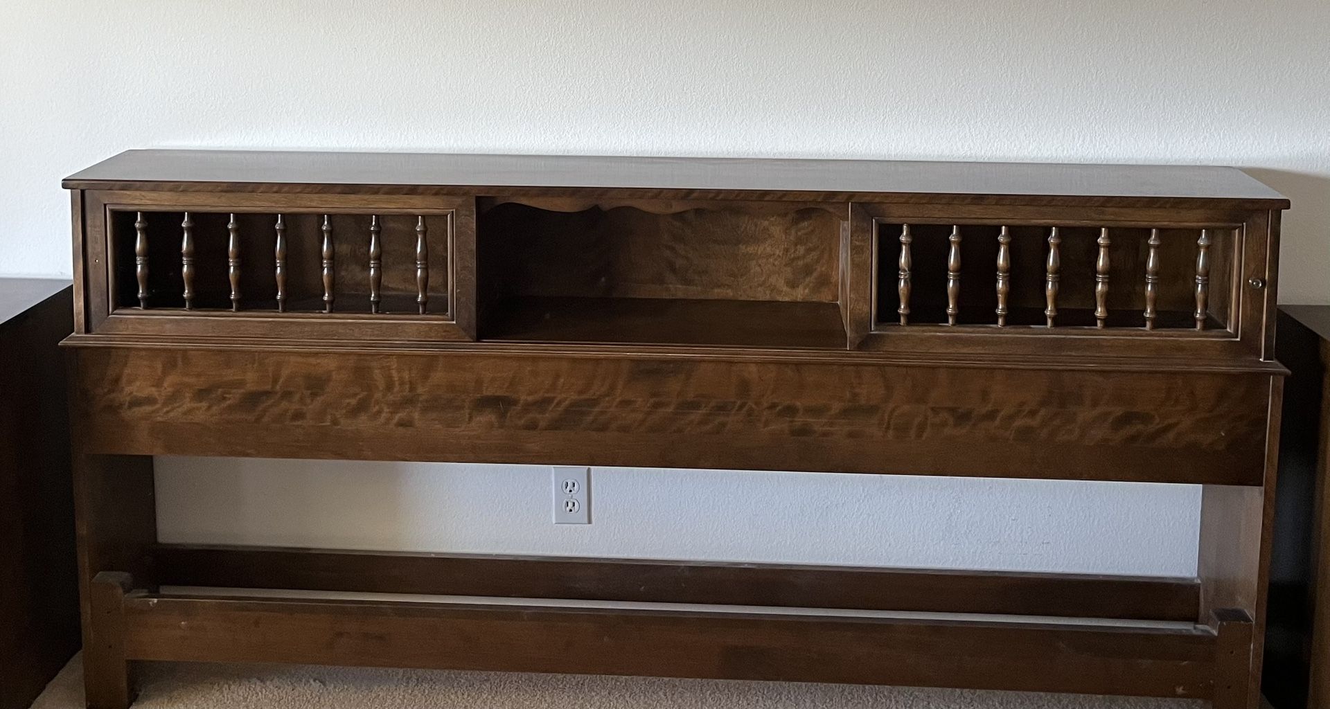 Ethan Allen “Classic Manor” Kingsize headboard