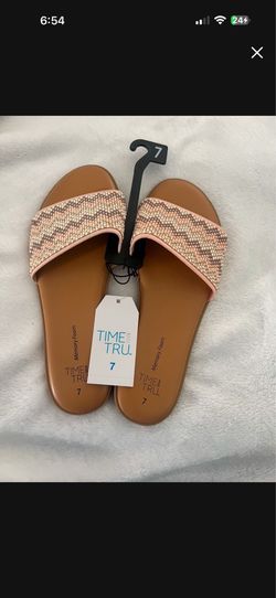 Women size 7 sandals