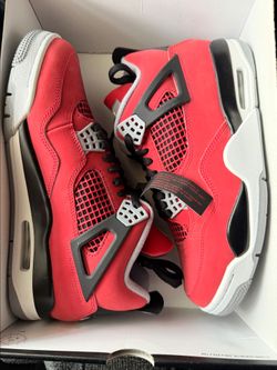 Jordan 4s