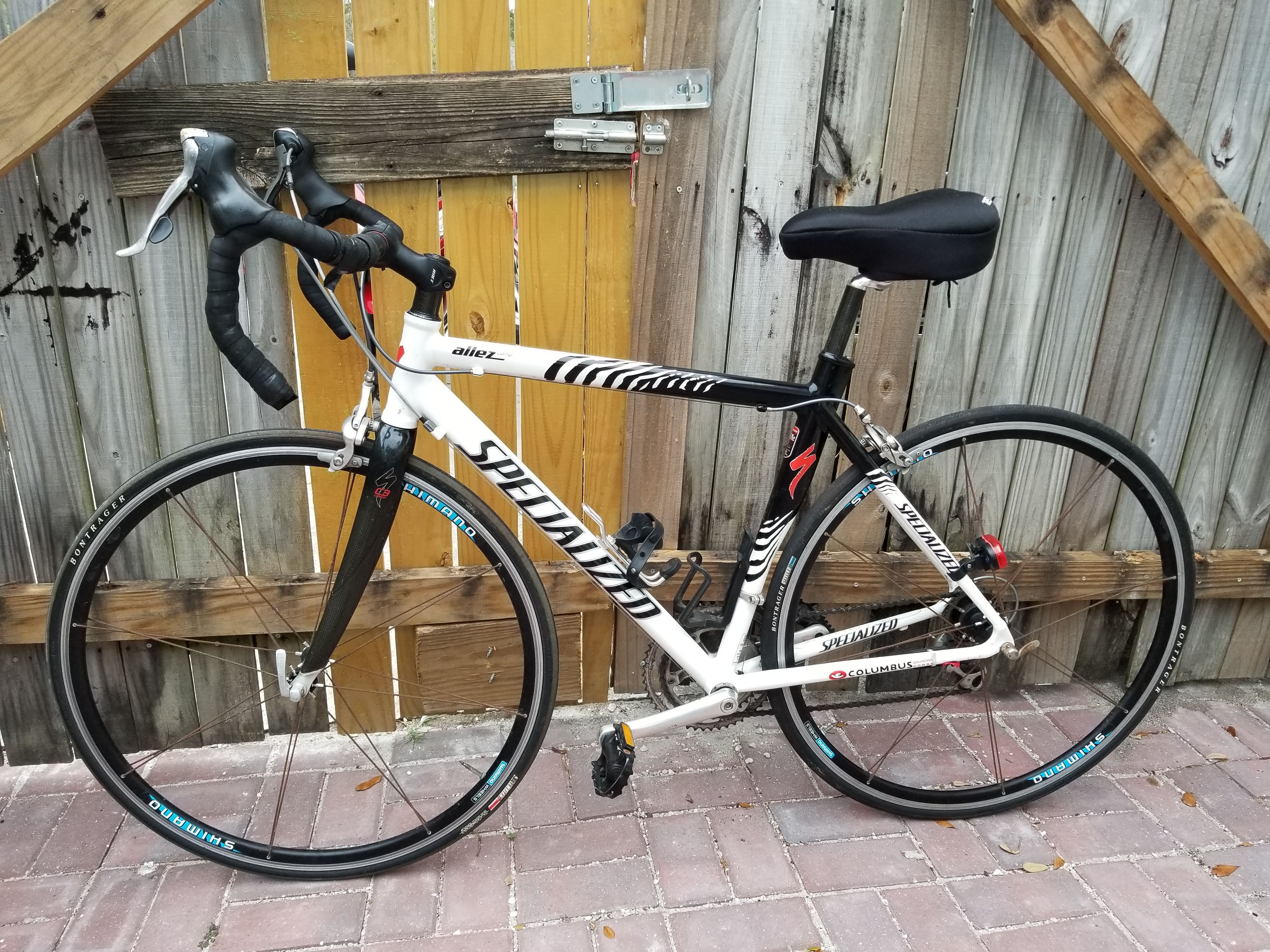 *RARE* Zebra 2000's Specialized Allez Comp 56cm Road Bike for Sale in
