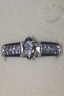 10k gold n diamond engagement ring