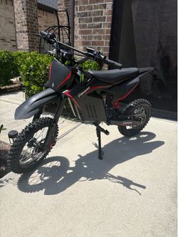 Skeri Electric Dirt Bike | 37 MPH | 60 Mile Range | Brand New!!!