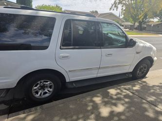 2002 Ford Expedition Full-Size SUV White