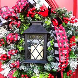 Winter  Lantern Wreath