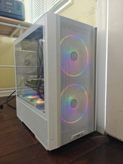 High-End White Gaming PC (RX 7800 XT 16GB/ Ryzen 7 7700X)