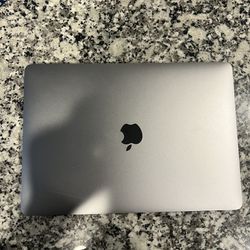 2018 Mac Book Pro (fully Functioning) 