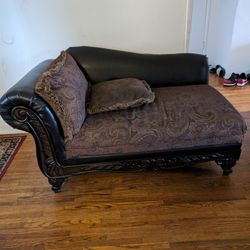 Chaise Lounge Chair. Victorian Style Pasley Patterned  Used, Great Condition  Sofa Couch 