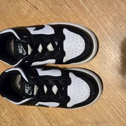 Used Nike Dunk Pandas Size 9C