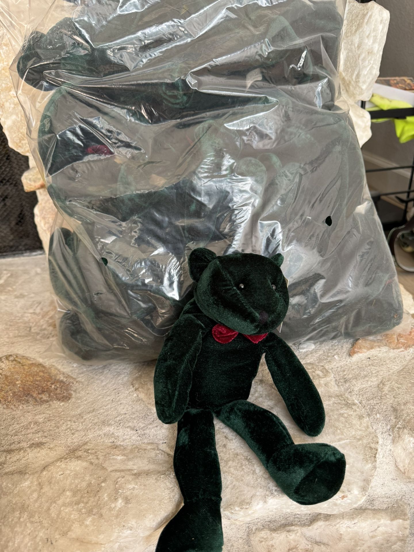 A Pack Of 16 Plush Bears. New. Vintage from The 80’s