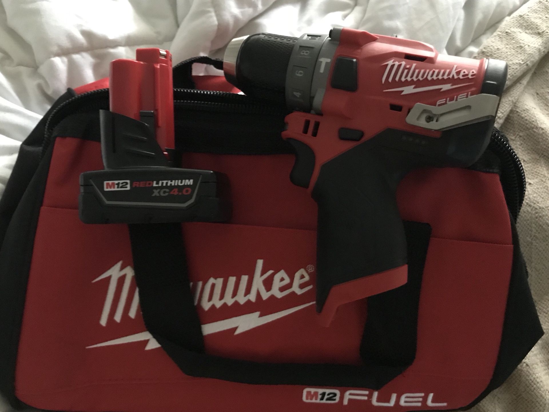 Milwaukee M12 Brushless FUEL Hammer Drill Driver (2504-20) w/ 4.0Ah battery