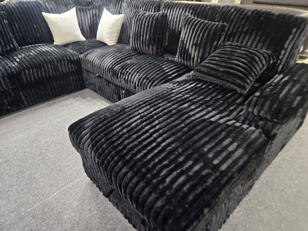 Brand New Black Soft Jumbo Corduroy U Sectional With Sofa Pullout And Storage Chaise (123.03 x 97.64 (66.93 Chaise) x 38.19 in. H
SEAT HEIGHT: 18.90