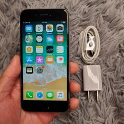 iPhone 6s - UNLOCKED - Like New  