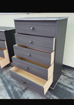 5-Drawer Chest of Drawers