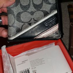 🎩COACH WALLET👜