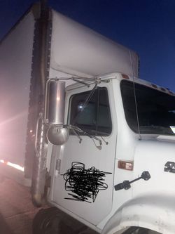 2001 International 4700 DT466