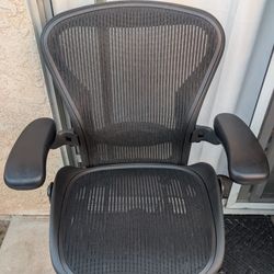 Herman Miller Aeron Size B Office Chair 