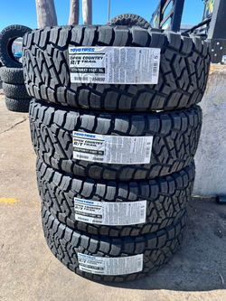 Toyo open country RT 275/70R17