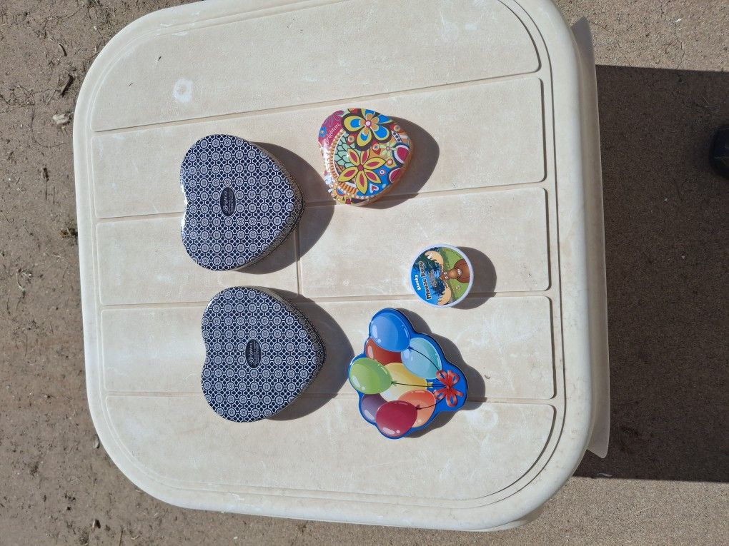 Tin (Aluminum?) Containers