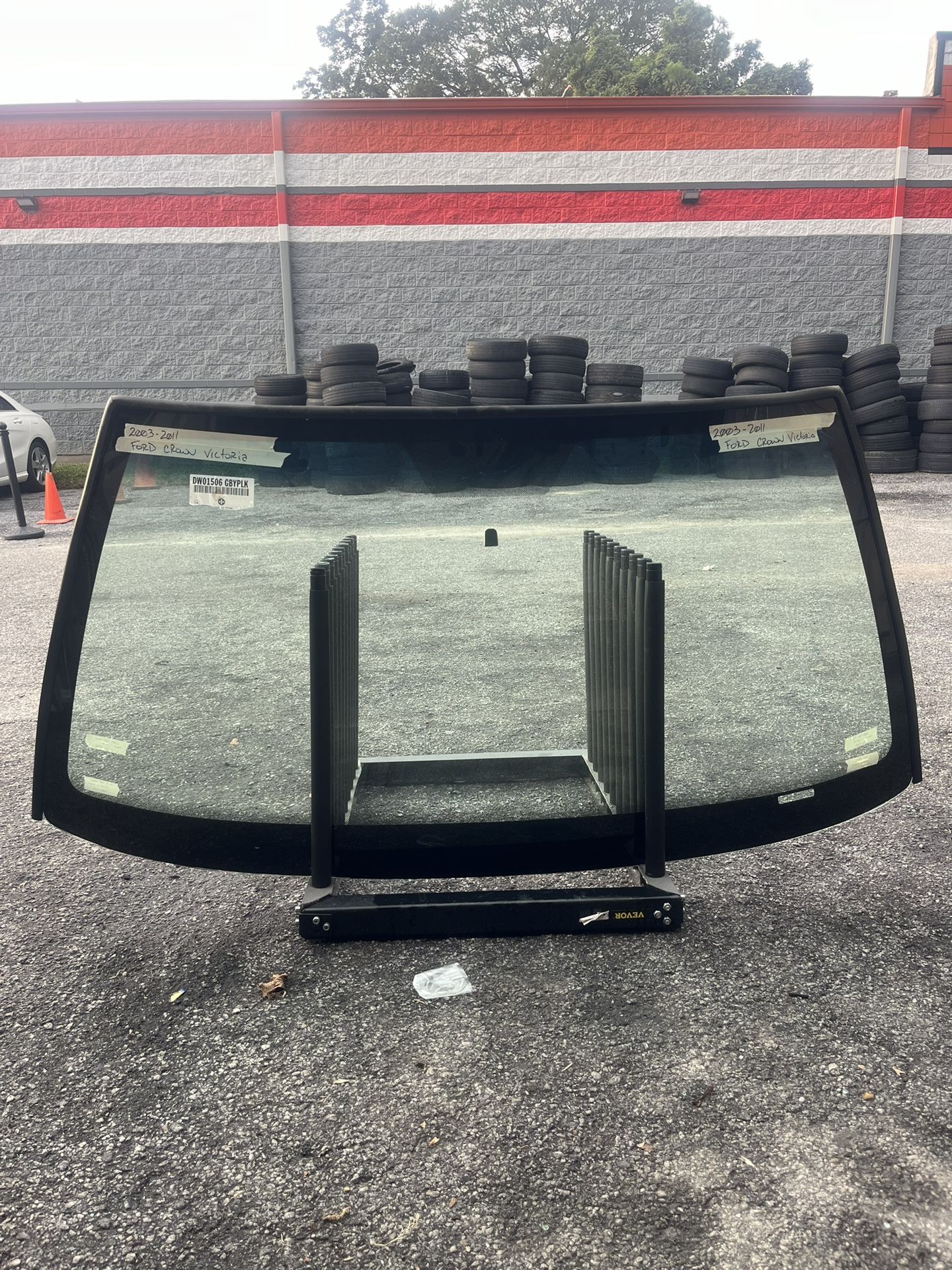 2003 - 2011 Ford Crown Victoria Windshield $80