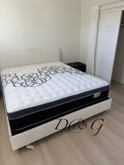 King size Mattress Pillow top 12"    new Mattress in a plastic sealed