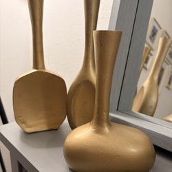 Elegant decor  of Gold Vases.