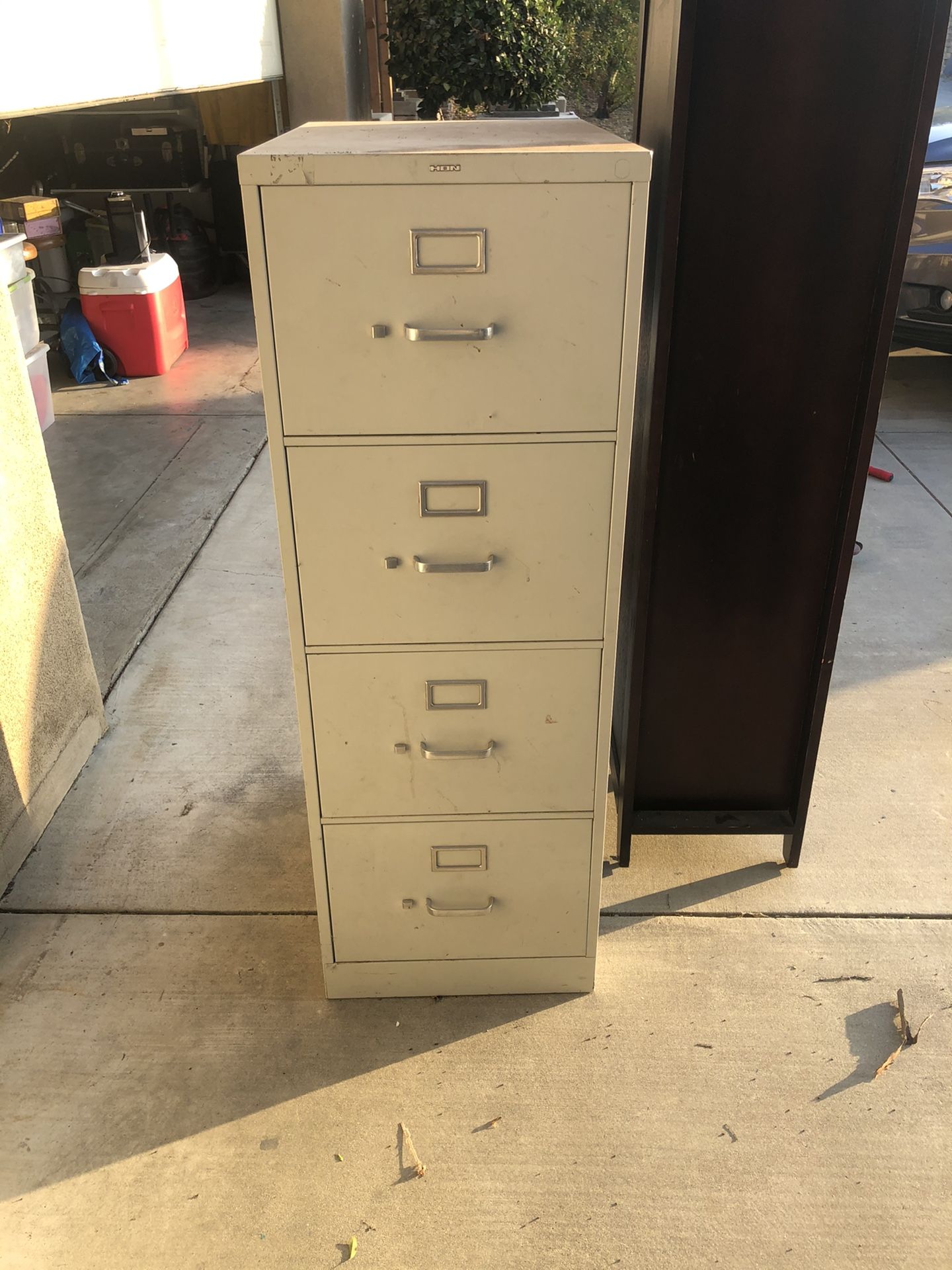 4 drawer file cabinet