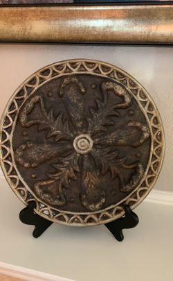 Decoration plate accent piece