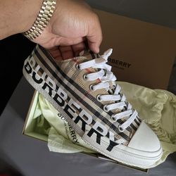 Burberry Sneakers